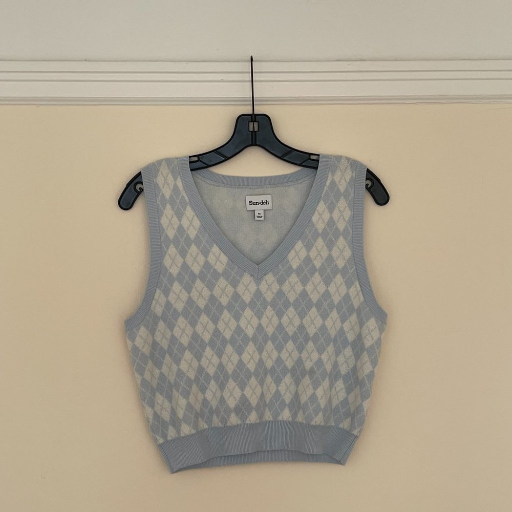 Aritzia Sunday Best Quinn Qweater Vest